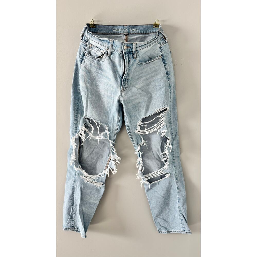 American Eagle Distressed Mom Jeans – Women’s Size 6 Regular – Light Wash